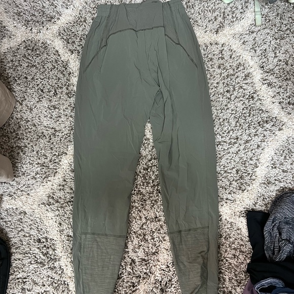 Outdoor Voices Joggers - Picture 2 of 3